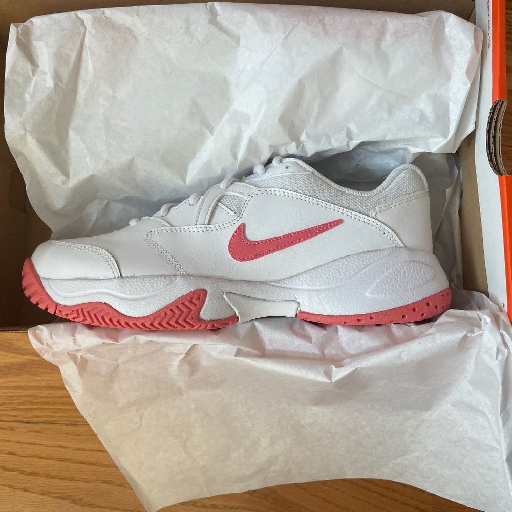 Only One Pair!! Nike Junior Court Lite 2 Tennis Shoes Youth 6/Women 7.5